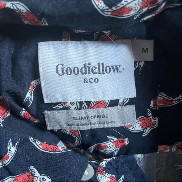 Men’s Koi Fish Print Short Sleeve Button Up - Picture 4 of 8